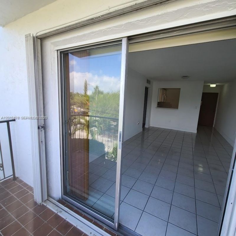 2500 SW 6th St , Unit 303, Miami, FL 33135 Photo