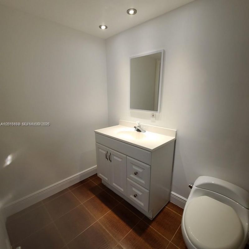 2500 SW 6th St , Unit 303, Miami, FL 33135 Photo