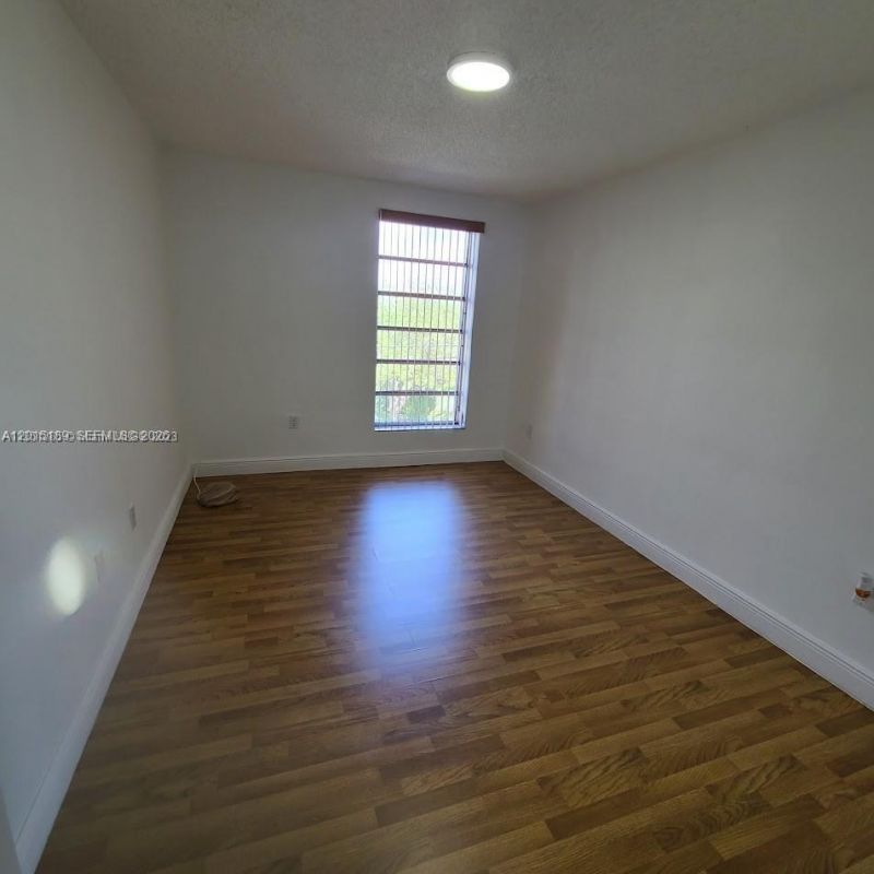 2500 SW 6th St , Unit 303, Miami, FL 33135 Photo