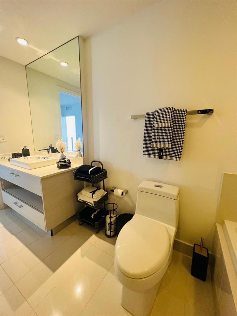 55 SW 9th St , Unit 3308, Miami, FL 33130 Photo