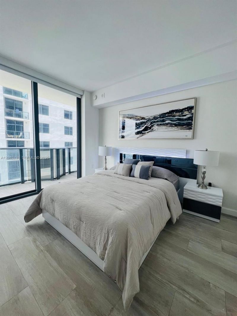 55 SW 9th St , Unit 3308, Miami, FL 33130 Photo