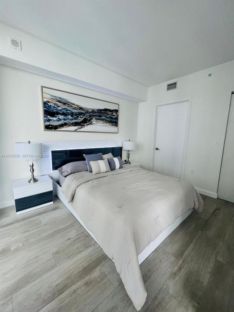 55 SW 9th St , Unit 3308, Miami, FL 33130 Photo