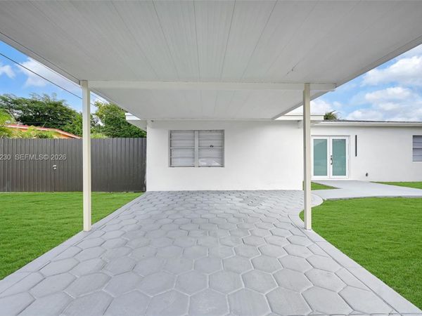 12621 NW 22nd Ct , Miami, FL 33167
