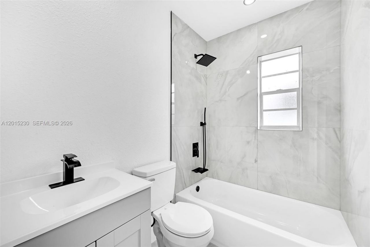 12621 NW 22nd Ct , Miami, FL 33167 Photo