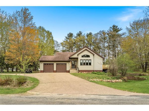 2418 Panorama Drive, Menomonie, WI 54751