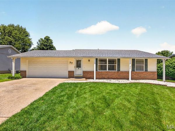 37 Oxbow Road , St Peters, MO 63376