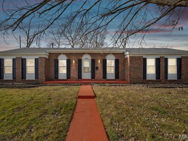 2365 Thunderbird Avenue, Florissant, MO 63033