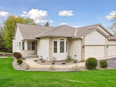 17392 Conifer Court, Eden Prairie, MN 55347