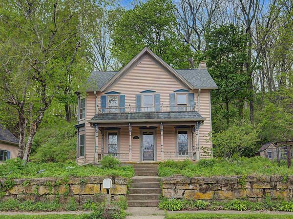 748 Dewey Avenue, GALENA, IL 61036