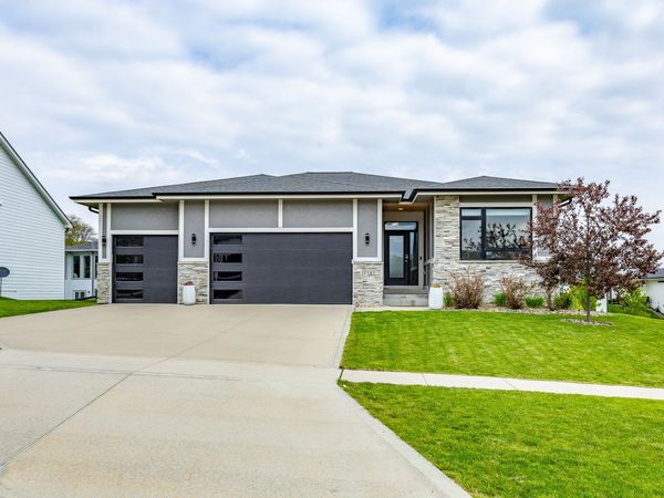10181 Thorne Drive, West Des Moines, IA 50266