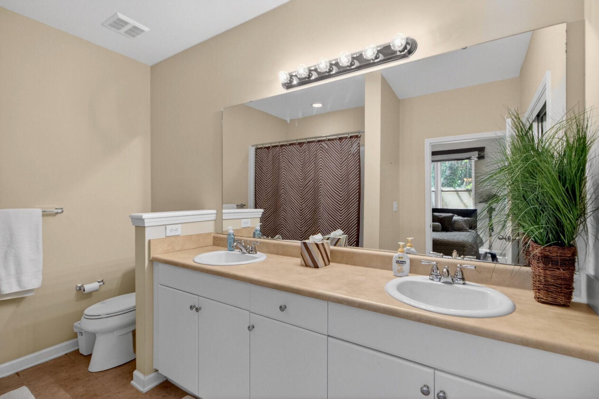 300 Bucksley Lane Photo 12