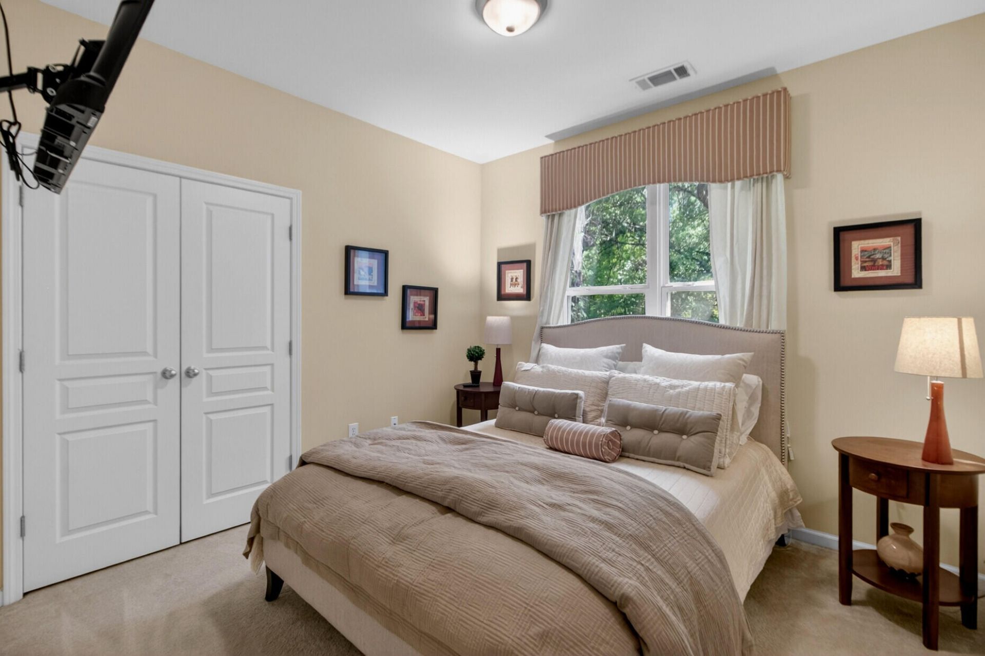 300 Bucksley Lane Photo 14