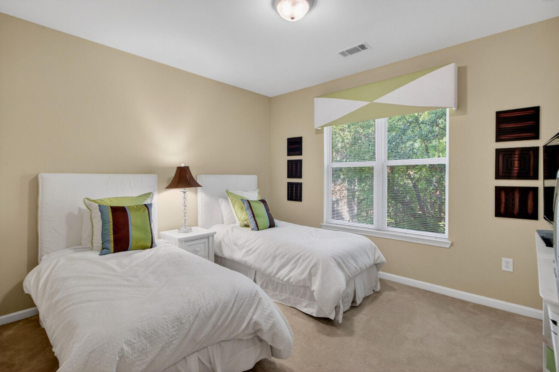 300 Bucksley Lane Photo 16
