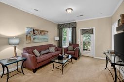 300 Bucksley Lane photo 4