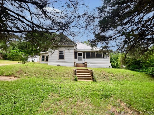 500 W Avenue D , Heavener, OK 74937