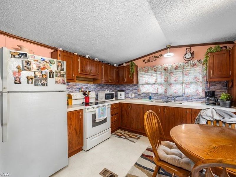 107 Township Road 810, Unit 11, West Salem, OH 44287 Photo 12