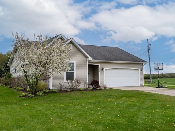 557 Lincoln Road S, Mt Pleasant, MI 48858