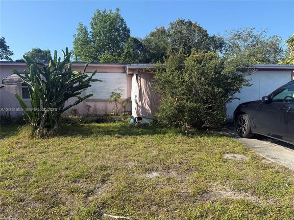 3500 SW 40th St , West Park, FL 33023