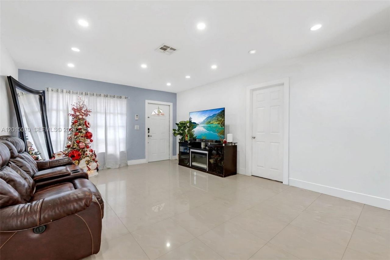 1820 N 27th Ave, Hollywood, FL 33020 Photo
