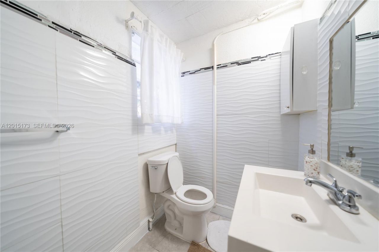 1678 SW 11th St, Unit 1, Miami, FL 33135 Photo