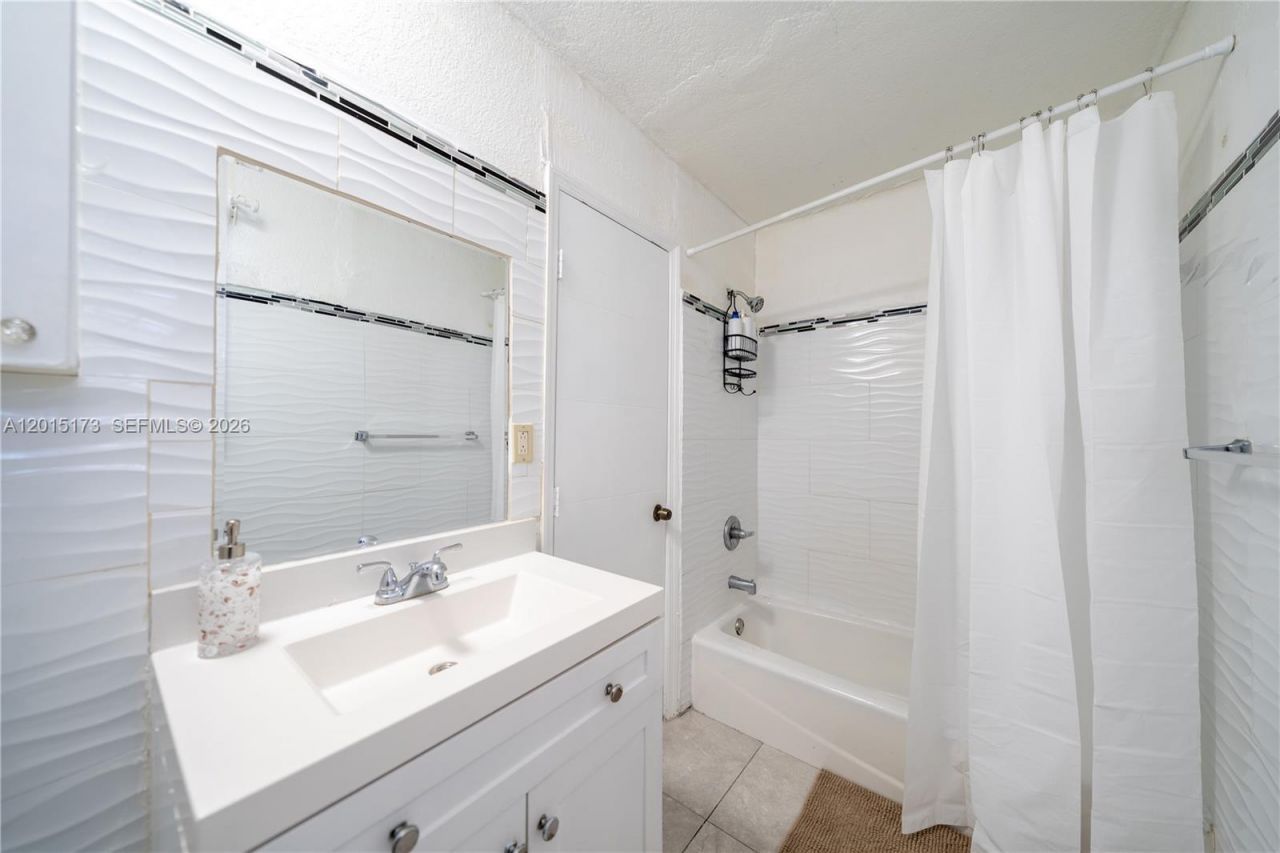 1678 SW 11th St, Unit 1, Miami, FL 33135 Photo