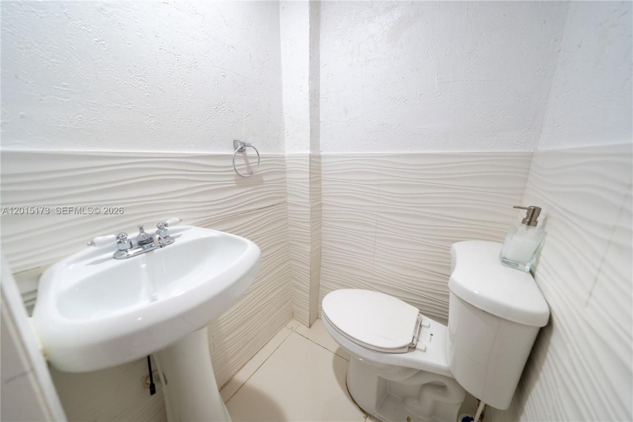 1678 SW 11th St, Unit 1, Miami, FL 33135 Photo