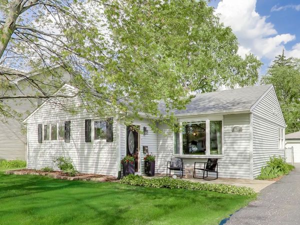 3100 FALCON Court W, Rolling Meadows, IL 60008