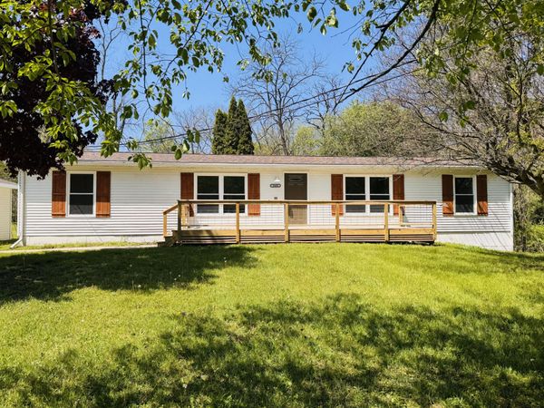 2432 Bond Street, Niles, MI 49120