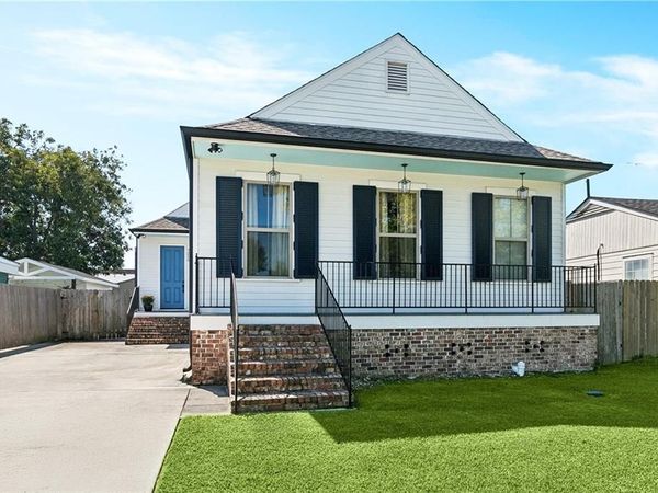 7216 CLAIBORNE Court , Arabi, LA 70032