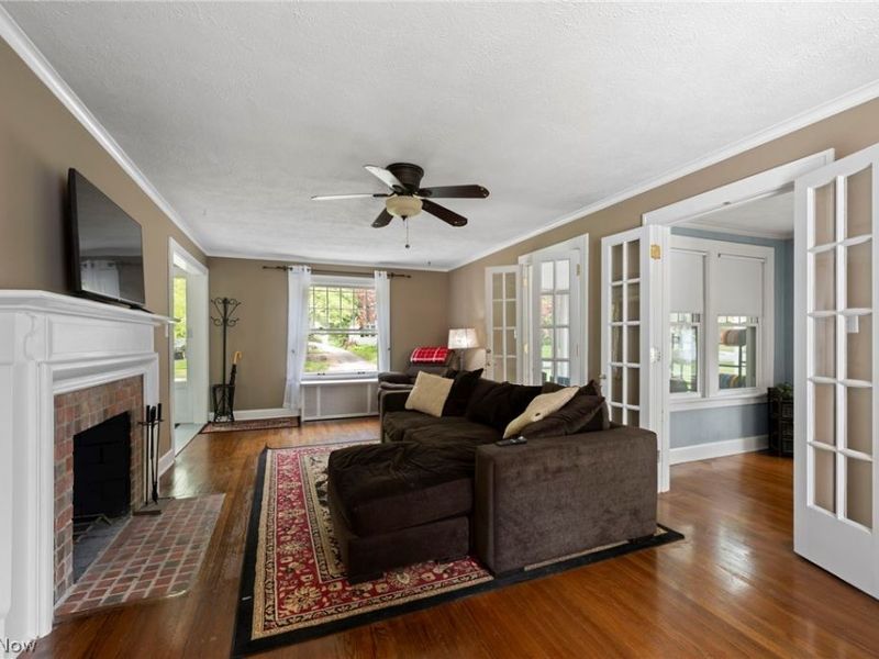 956 Englewood Road, Cleveland Heights, OH 44121 Photo 2