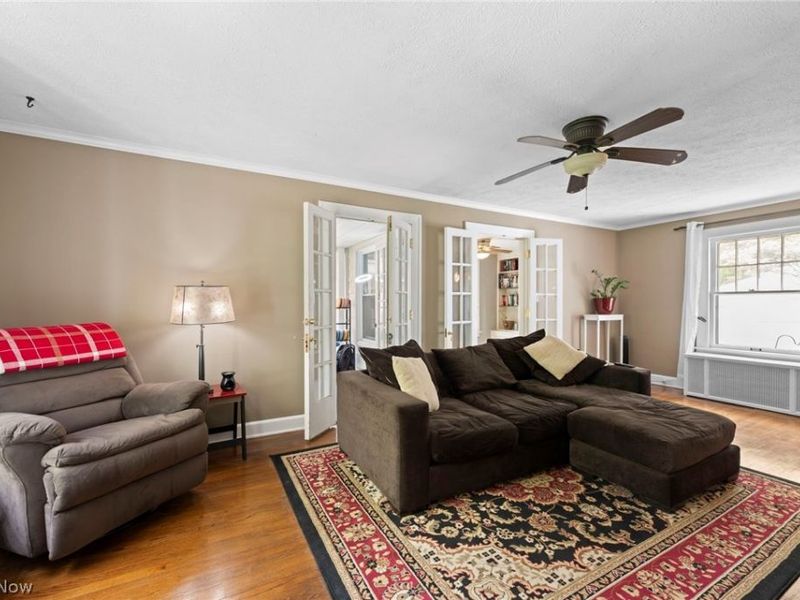 956 Englewood Road, Cleveland Heights, OH 44121 Photo 3