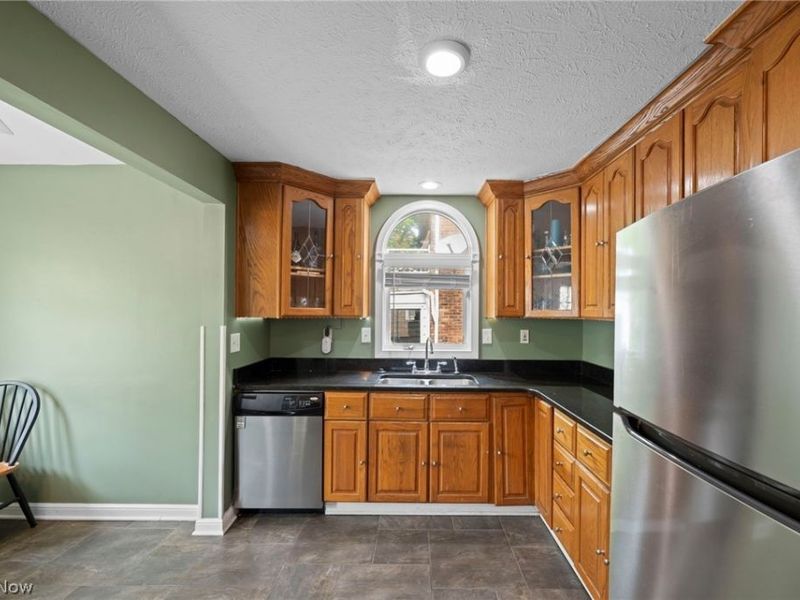 956 Englewood Road, Cleveland Heights, OH 44121 Photo 6