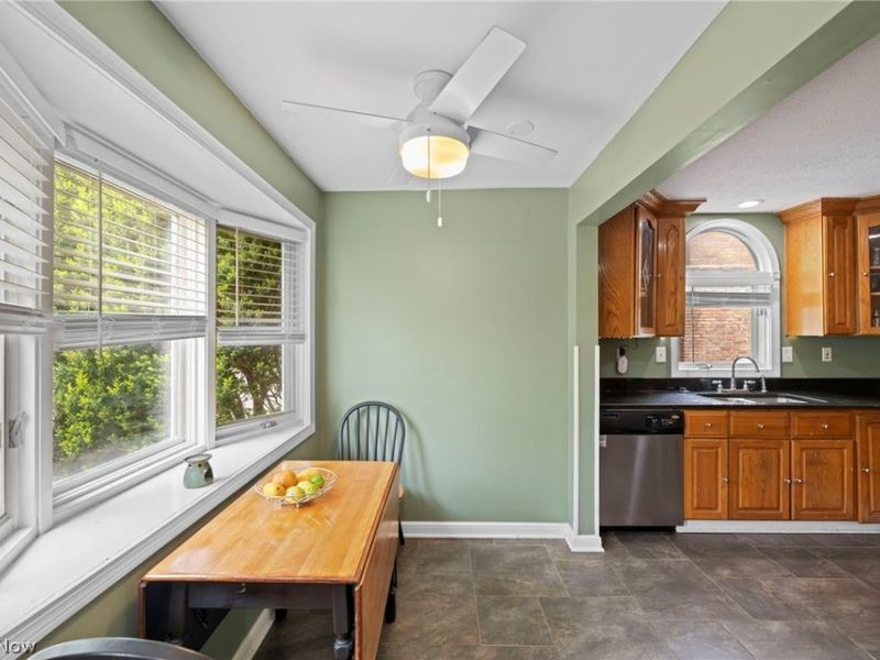 956 Englewood Road, Cleveland Heights, OH 44121 Photo 8
