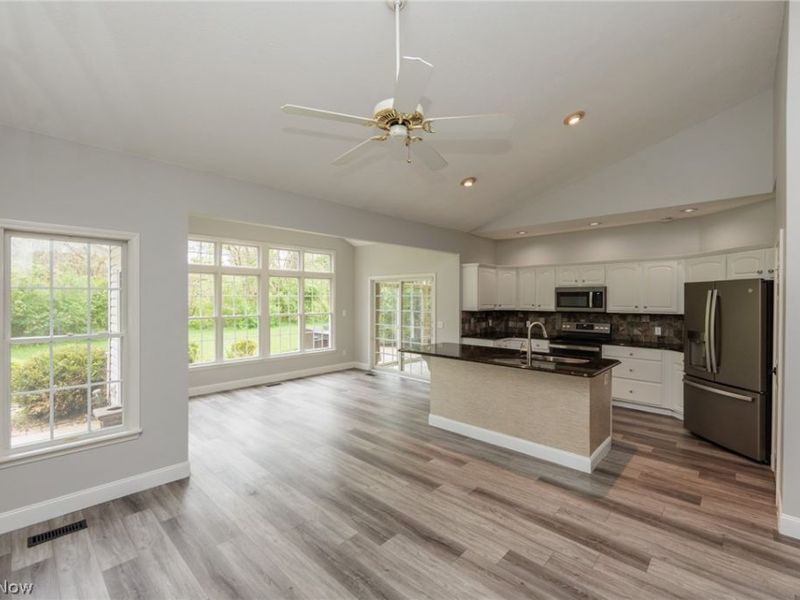12195 Pheasant Run Circle, North Royalton, OH 44133 Photo 16