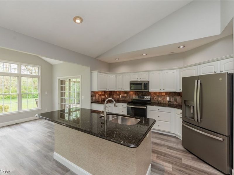 12195 Pheasant Run Circle, North Royalton, OH 44133 Photo 17