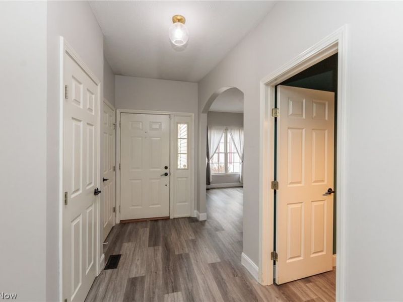 12195 Pheasant Run Circle, North Royalton, OH 44133 Photo 2