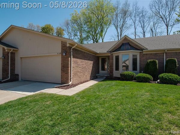 41308 Fortuna Drive E, Clinton Twp, MI 48038