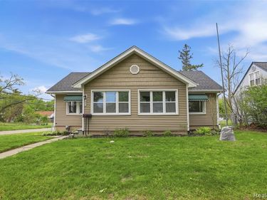237 S Chocolay Avenue, Clawson, MI 48017