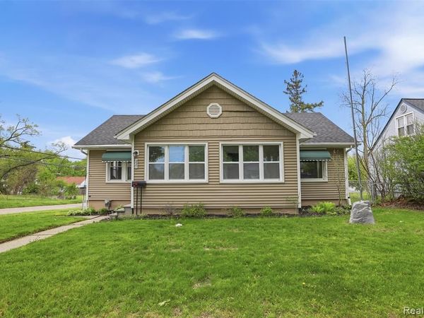 237 S Chocolay Avenue , Clawson, MI 48017