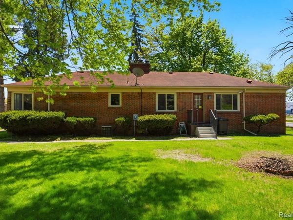 35564 Schoolcraft Road, Livonia, MI 48150