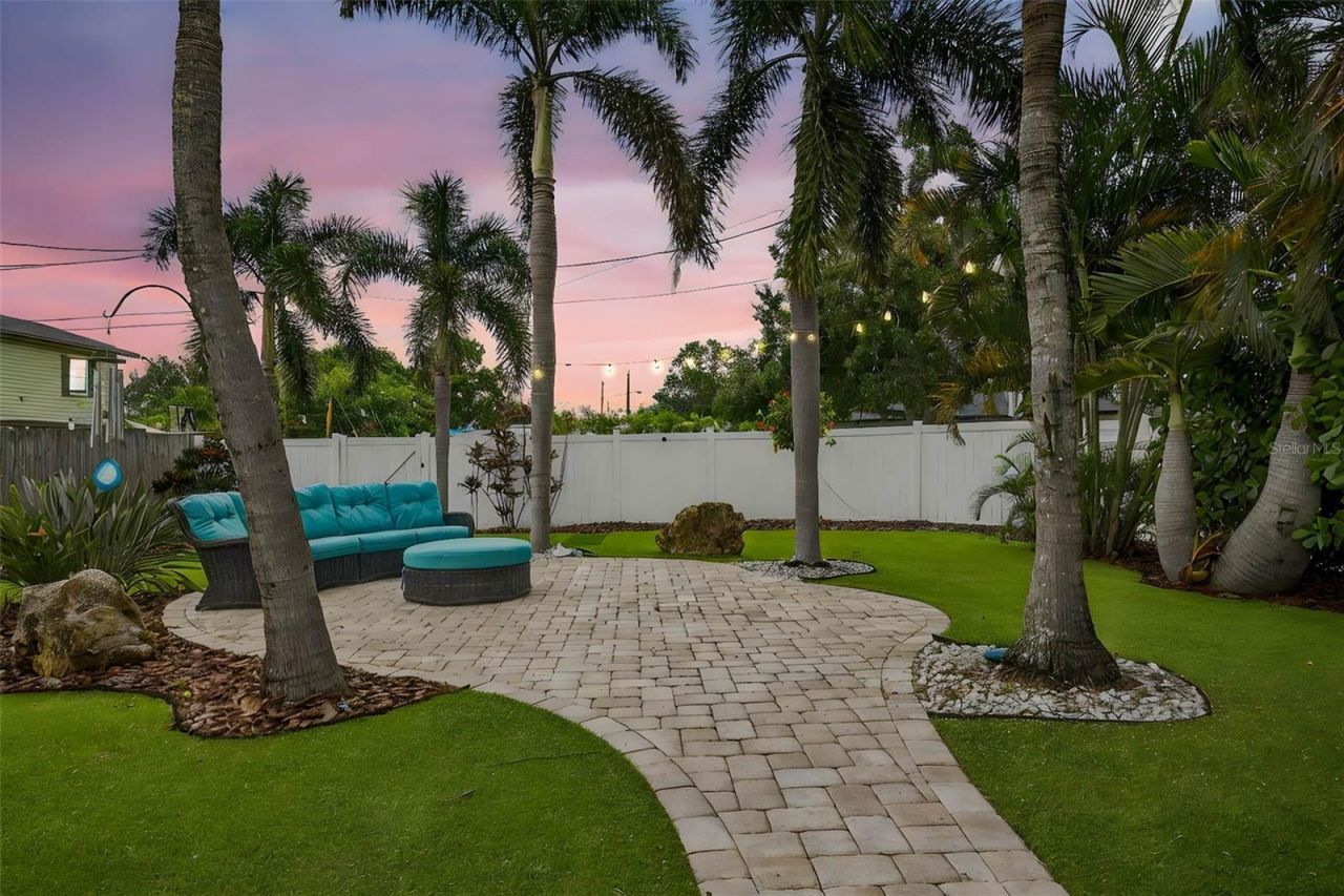 5519 Commonwealth Avenue N, Saint Petersburg, FL 33703 Photo