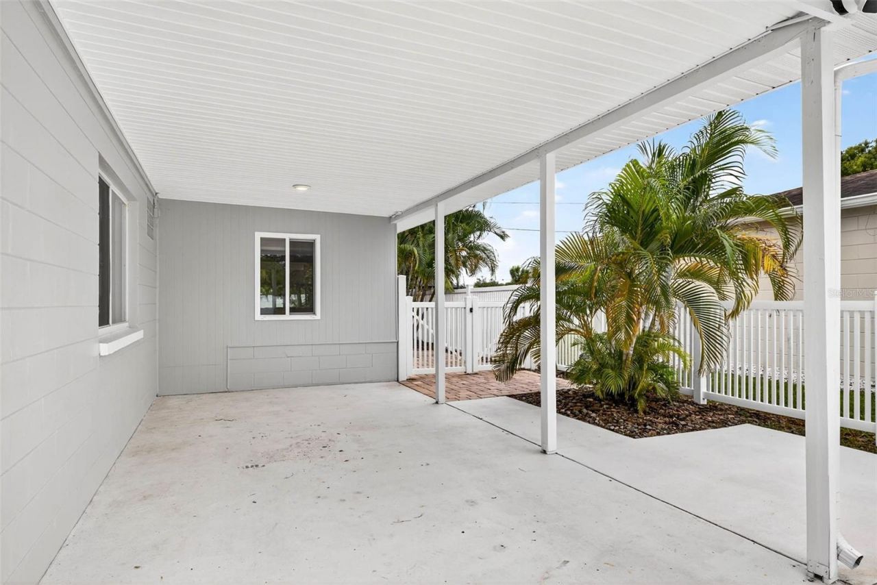 5519 Commonwealth Avenue N, Saint Petersburg, FL 33703 Photo