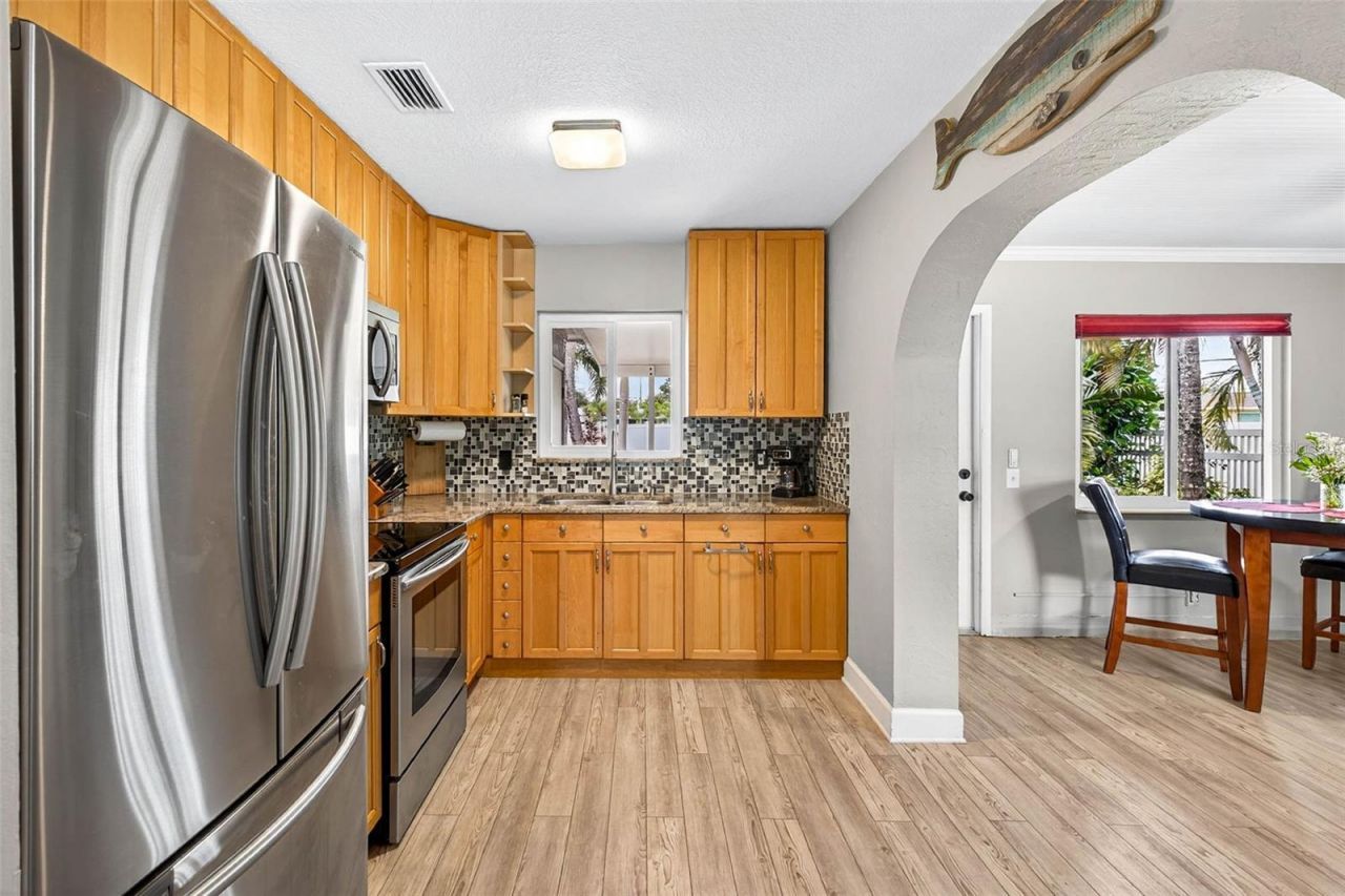 5519 Commonwealth Avenue N, Saint Petersburg, FL 33703 Photo
