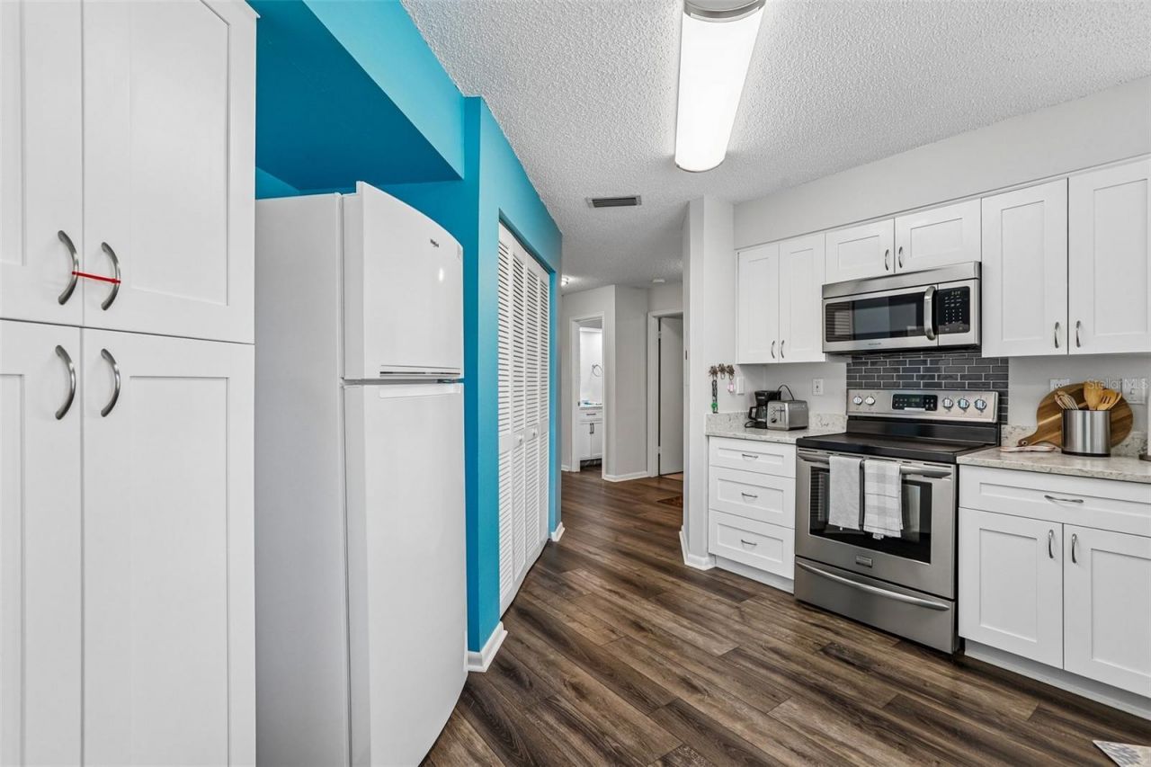 6085 Bahia Del Mar Boulevard, Unit 204, Saint Petersburg, FL 33715 Photo