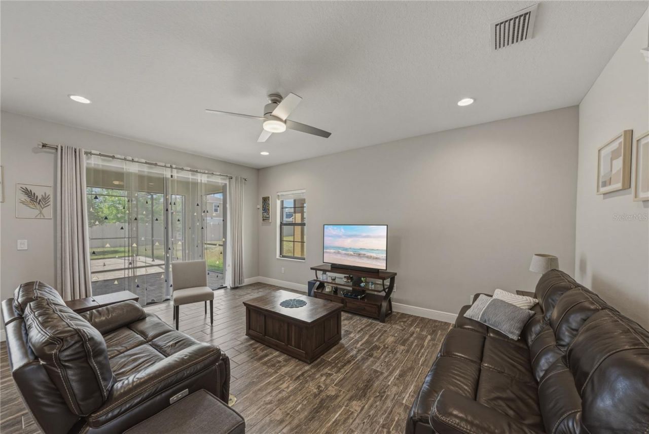 14633 Red Castle Avenue, Lithia, FL 33547 Photo
