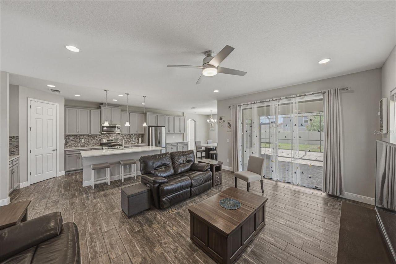 14633 Red Castle Avenue, Lithia, FL 33547 Photo