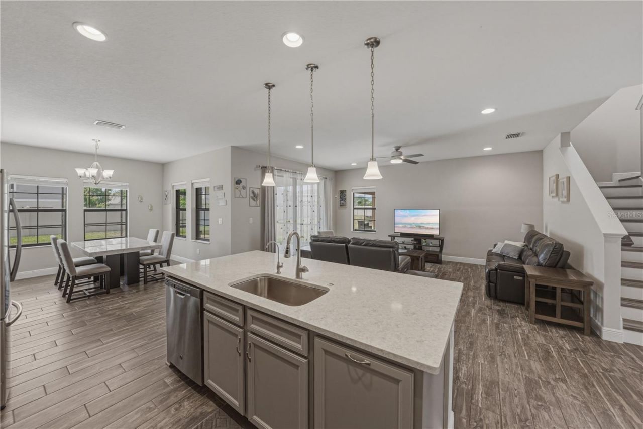 14633 Red Castle Avenue, Lithia, FL 33547 Photo