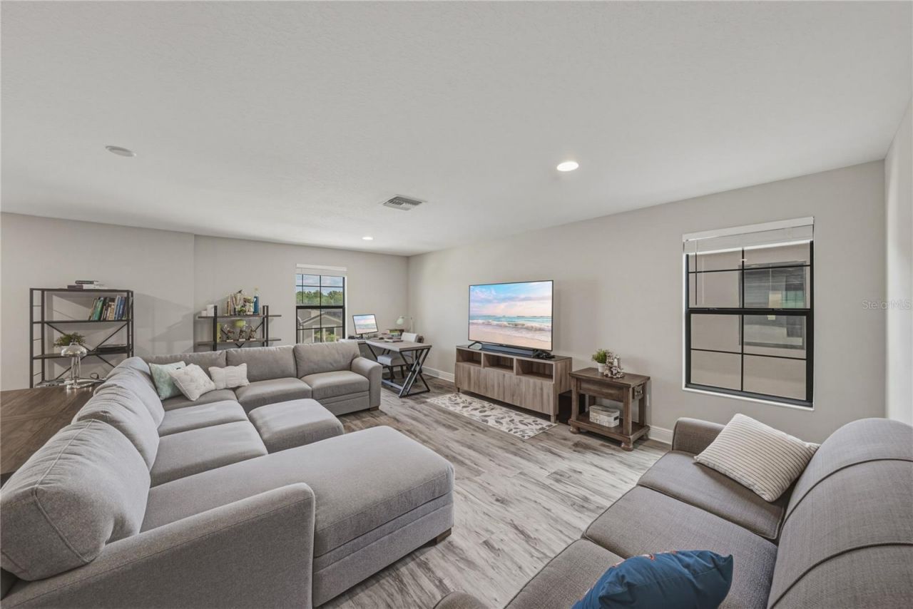 14633 Red Castle Avenue, Lithia, FL 33547 Photo