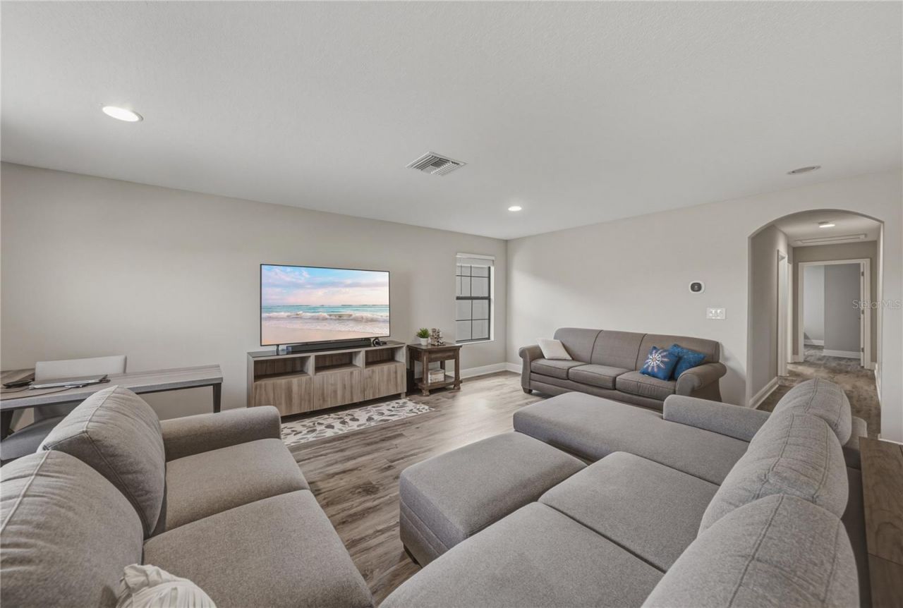 14633 Red Castle Avenue, Lithia, FL 33547 Photo
