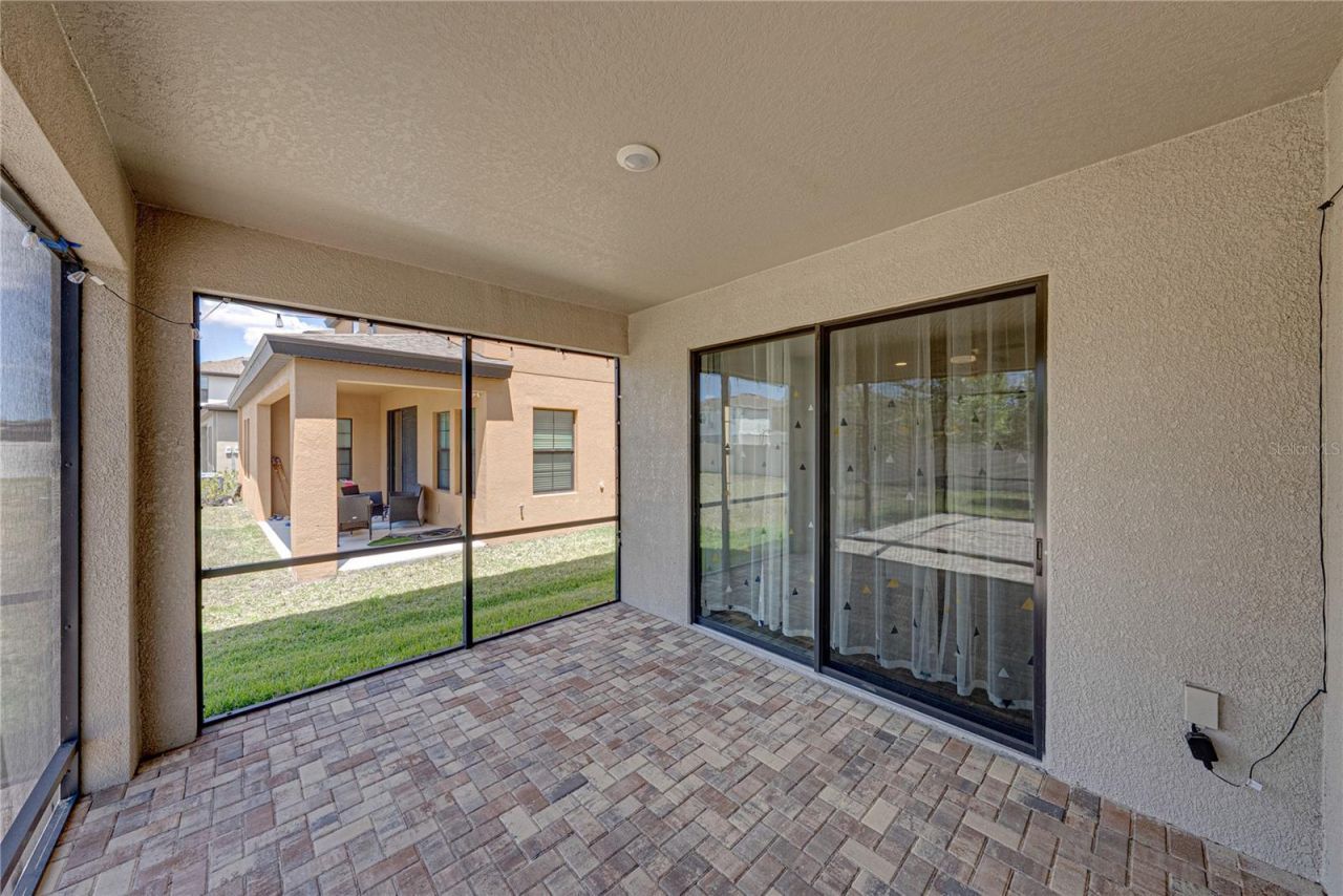 14633 Red Castle Avenue, Lithia, FL 33547 Photo